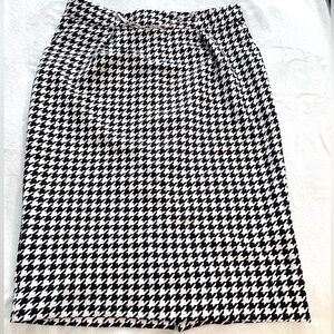 NWT Black and White Houndstooth Pencil Skirt